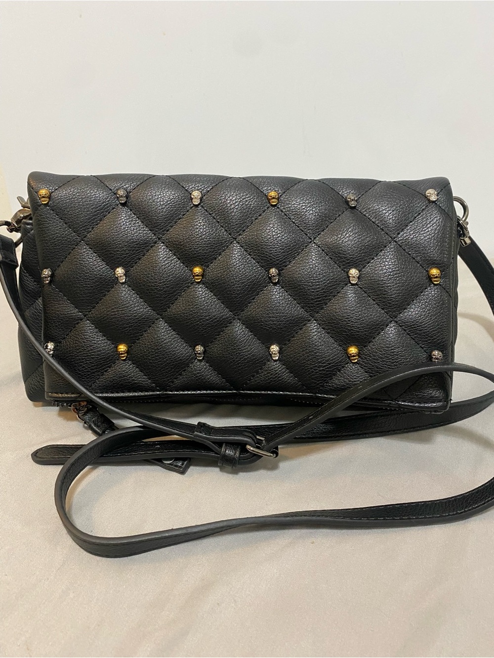 Betsey Johnson XO Jayne Quilted Crossbody Clutch Bag Skull Studded EUC